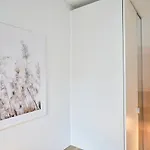 Maison Trois Avec Cour, Parking Gratuit בית הארחה