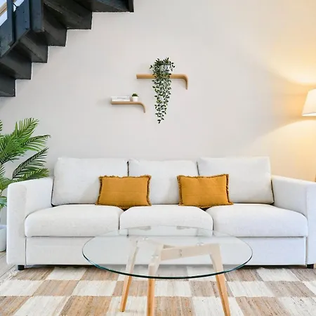 Maison Trois Avec Cour, Parking Gratuit Сasa de vacaciones *