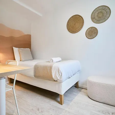 Maison Trois Avec Cour, Parking Gratuit 3*