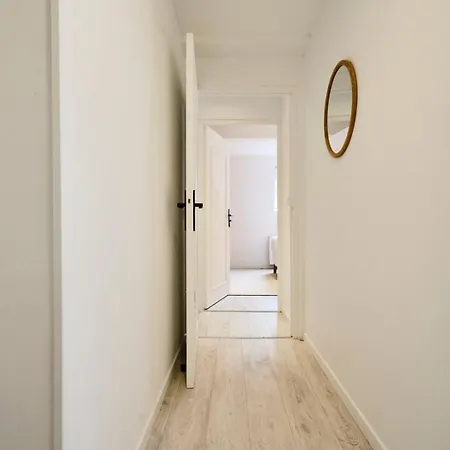 Maison Trois Avec Cour, Parking Gratuit * Croix