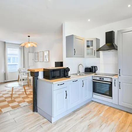 Maison Trois Avec Cour, Parking Gratuit Сasa de vacaciones *